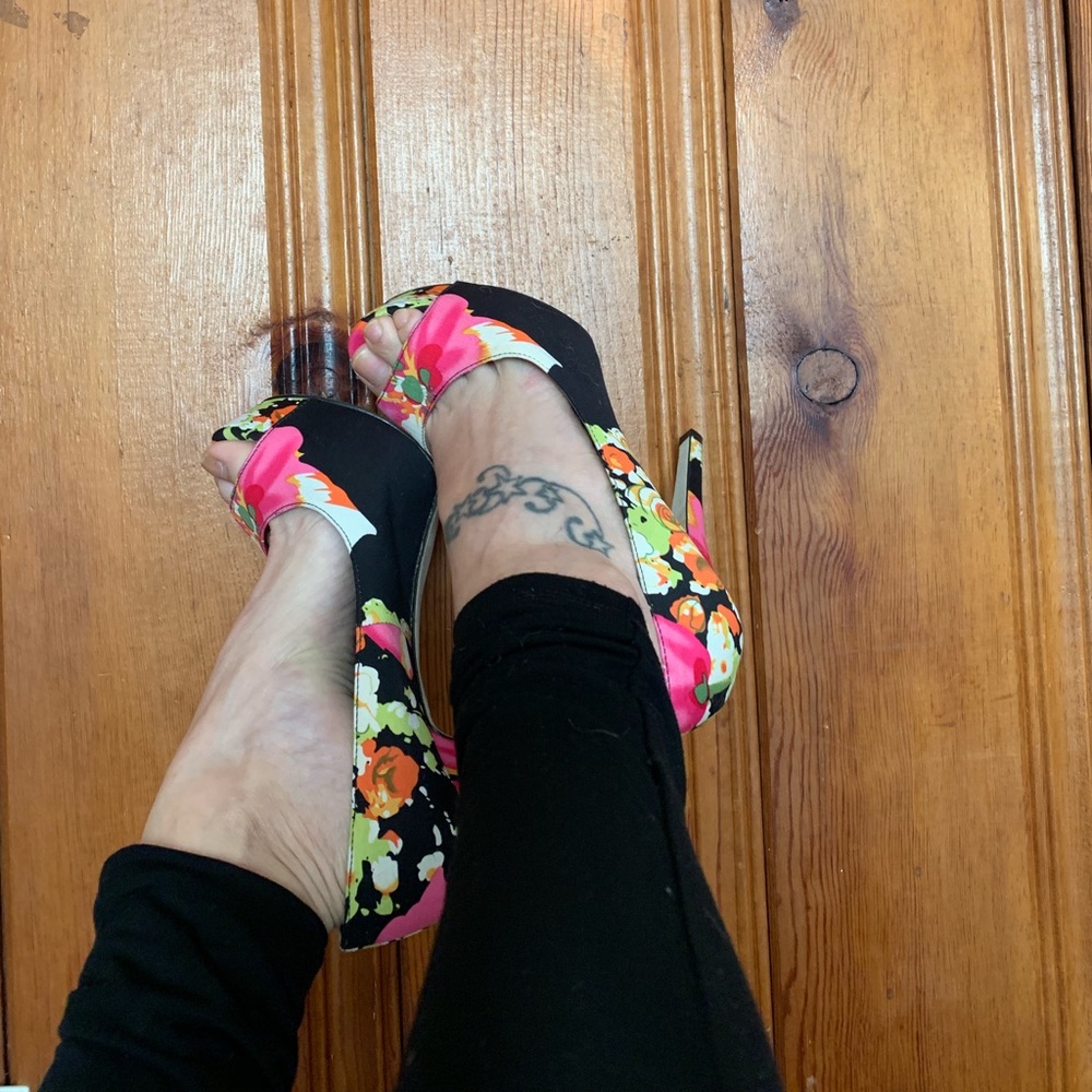 Aldo flower pattern open toe heels